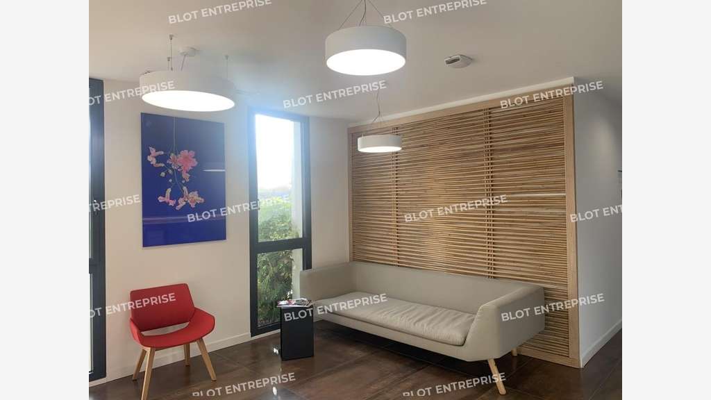 À LOUER - BUREAUX - 320 M² - COUËRON
