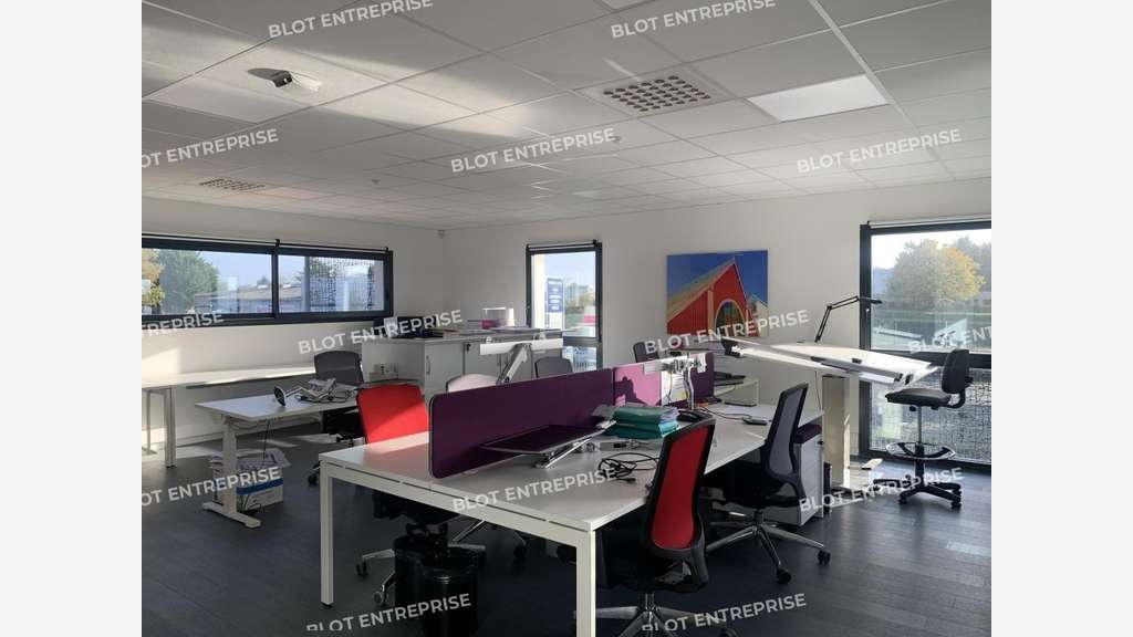 À LOUER - BUREAUX - 320 M² - COUËRON