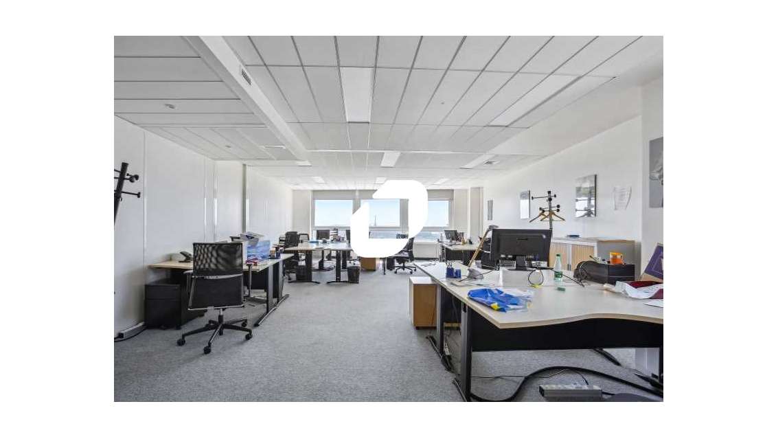 A louer Bureaux 242m² Courbevoie