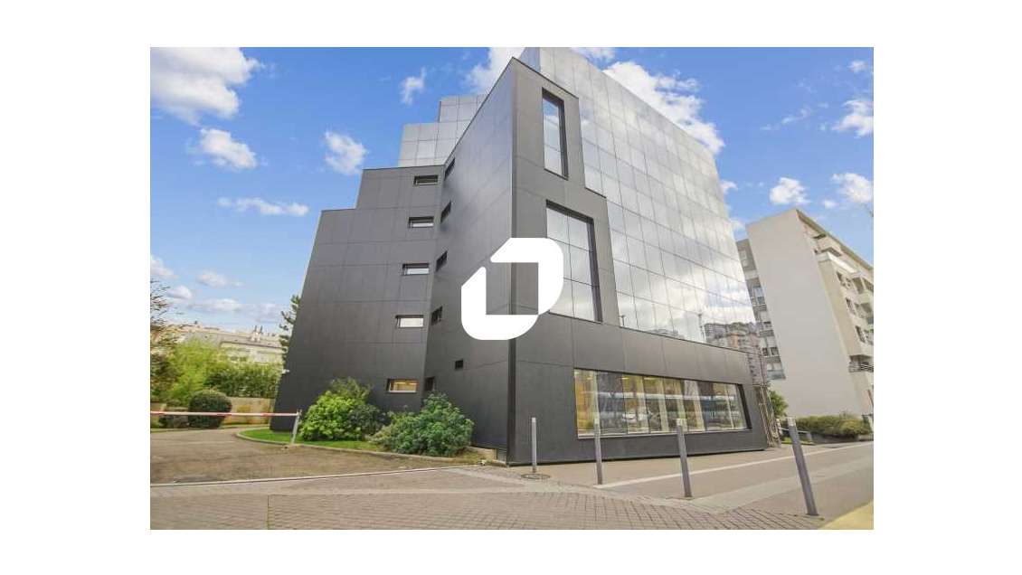 A louer Bureaux 240m² Courbevoie