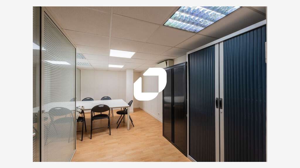 A louer Bureaux 338m² Courbevoie