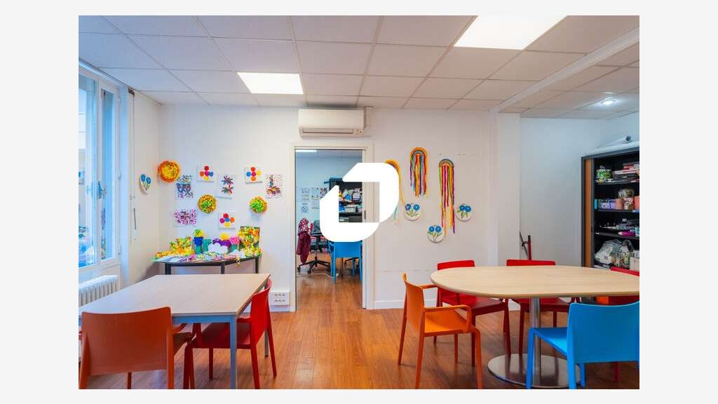 A louer Bureaux 338m² Courbevoie