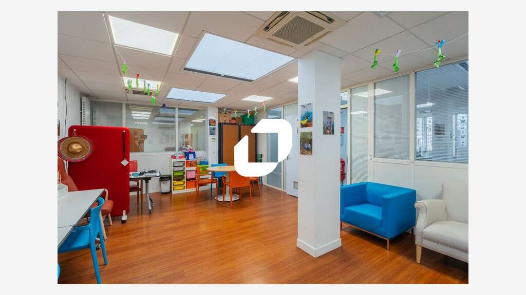 A louer Bureaux 338m² Courbevoie