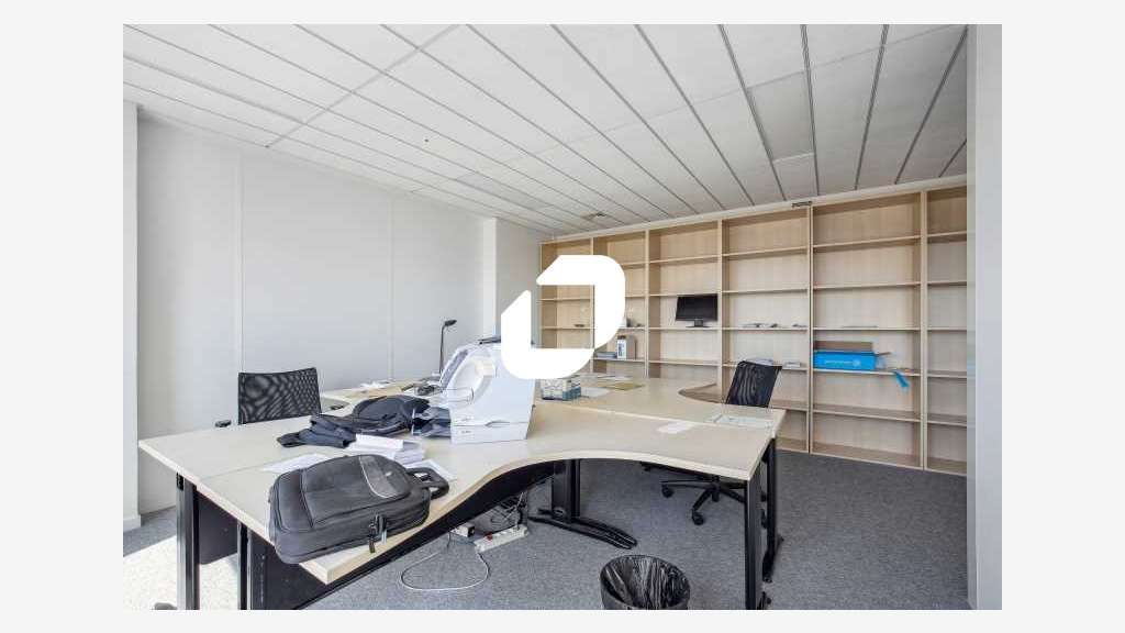 A louer Bureaux 242m² Courbevoie