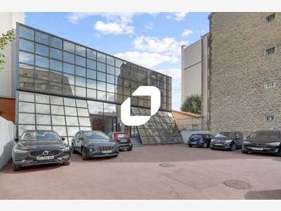 A louer Bureaux 232m² Courbevoie