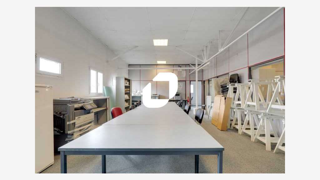 A louer Bureaux 232m² Courbevoie