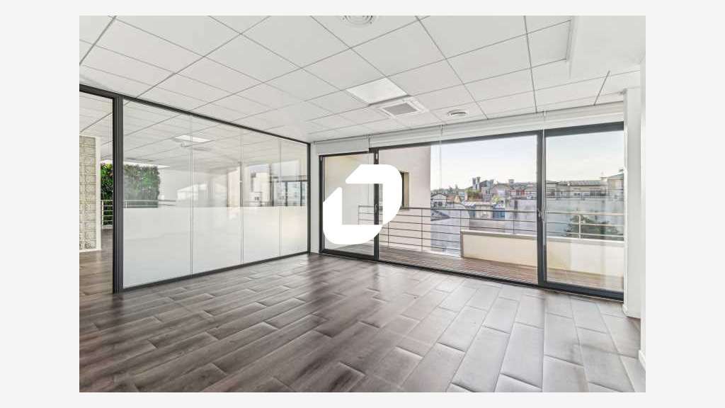 A louer Bureaux 234m² Courbevoie