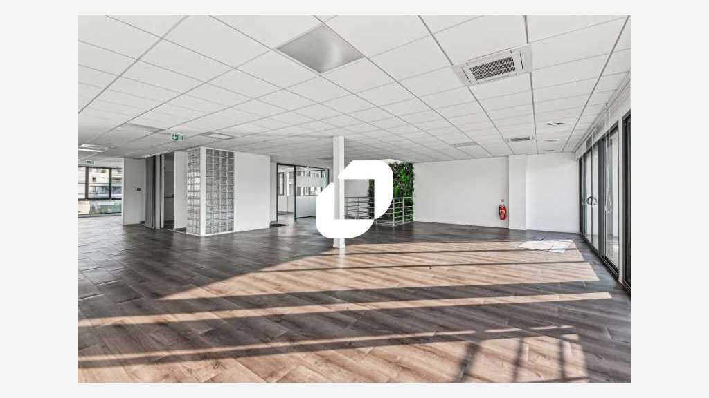 A louer Bureaux 234m² Courbevoie