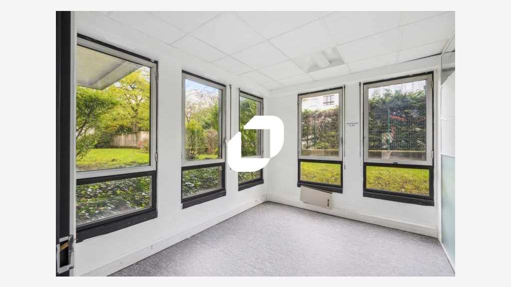 A louer Bureaux 320m² Courbevoie