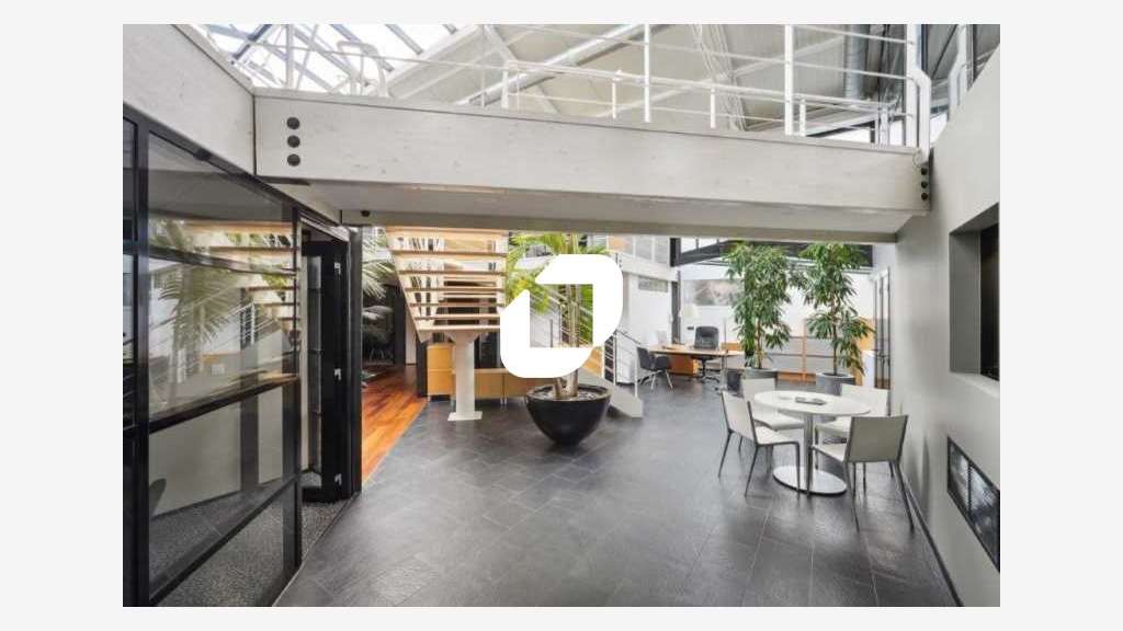 A louer Bureaux 320m² Courbevoie