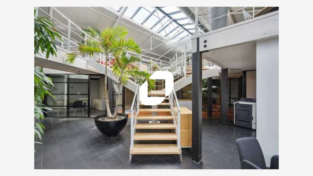 A louer Bureaux 320m² Courbevoie