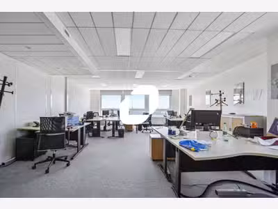 A louer Bureaux 242m² Courbevoie