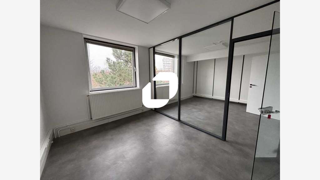A louer Bureaux 74m² Evry courcouronnes