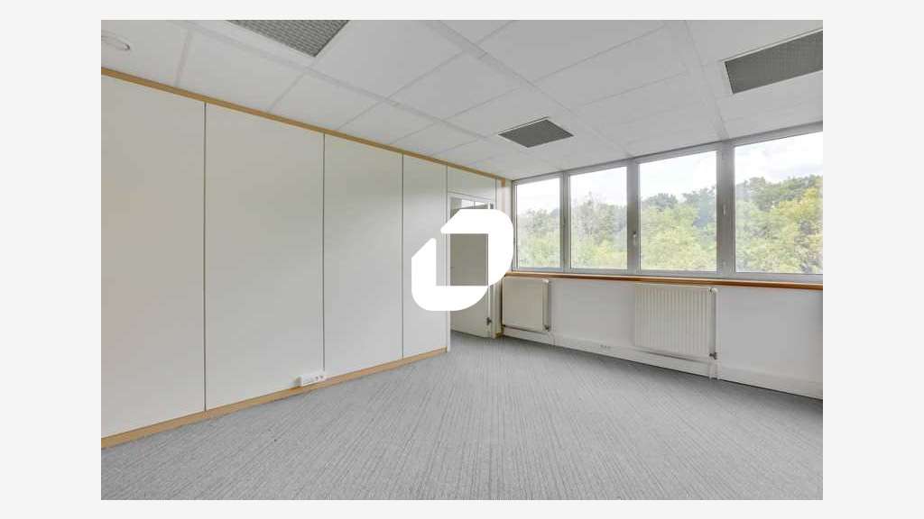 A louer Bureaux 101m² Evry courcouronnes