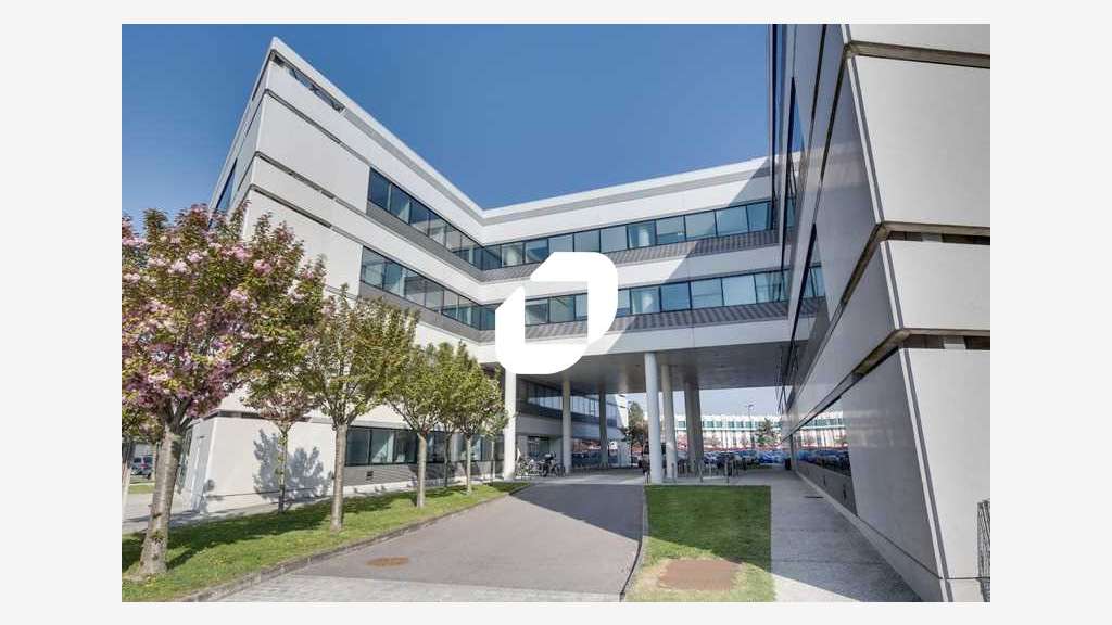 A louer Bureaux 880m² Evry courcouronnes