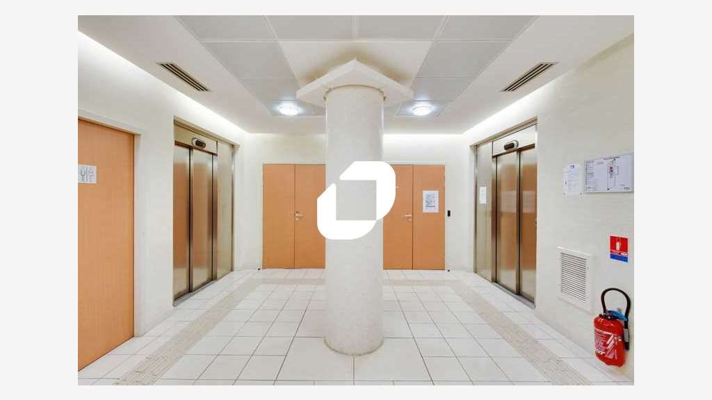 A louer Bureaux 880m² Evry courcouronnes