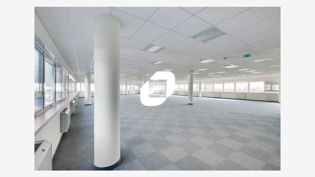 A louer Bureaux 880m² Evry courcouronnes