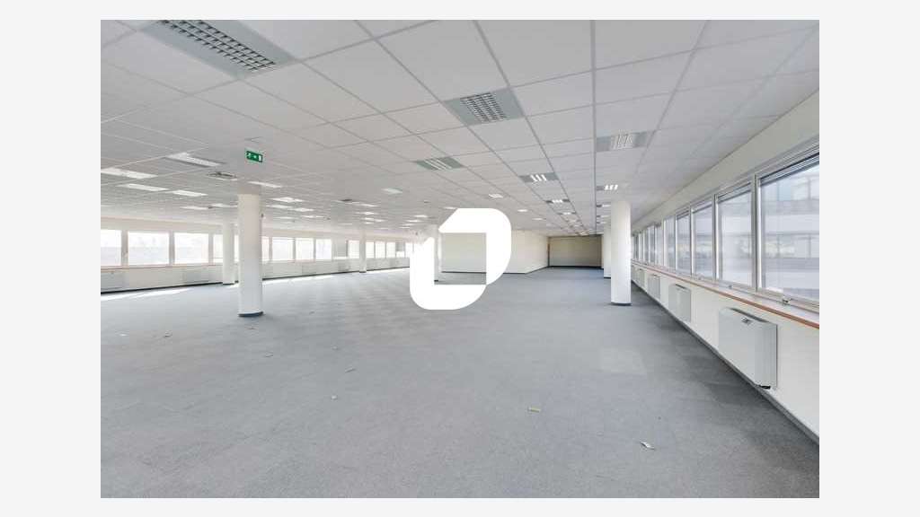 A louer Bureaux 880m² Evry courcouronnes