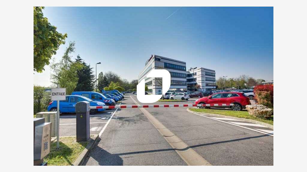 A louer Bureaux 880m² Evry courcouronnes
