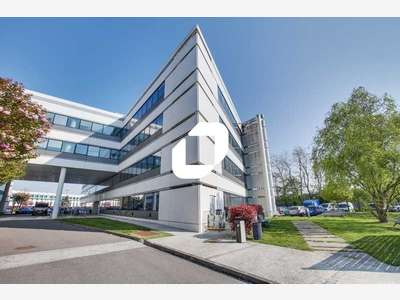 A louer Bureaux 880m² Evry courcouronnes
