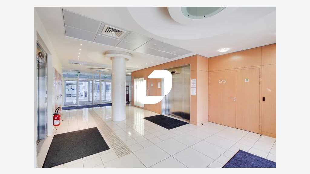 A louer Bureaux 880m² Evry courcouronnes