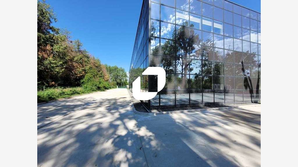 A louer Bureaux 900m² Evry courcouronnes