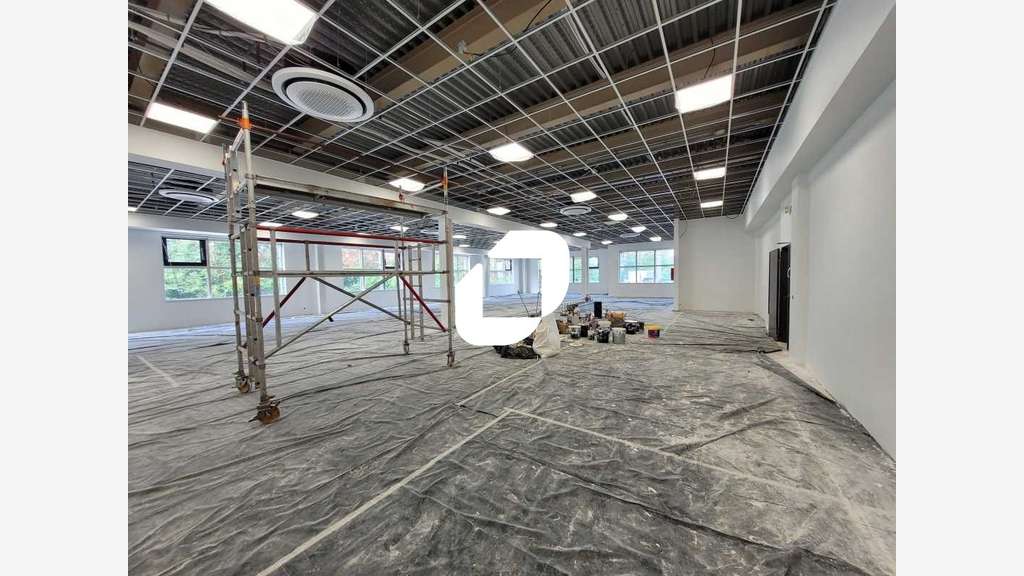 A louer Bureaux 900m² Evry courcouronnes