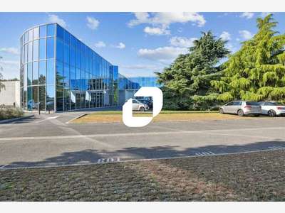 A louer Bureaux 438m² Evry courcouronnes