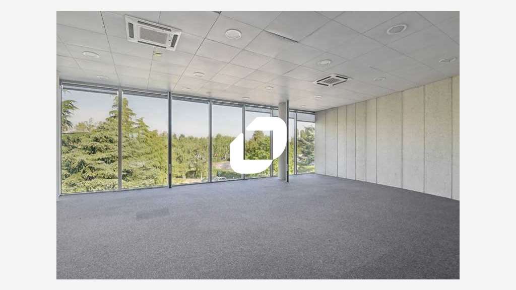 A louer Bureaux 838m² Evry courcouronnes