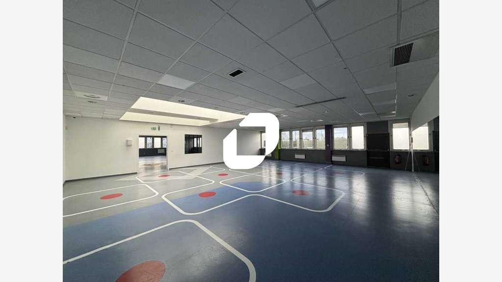 A louer Bureaux 445m² Evry courcouronnes