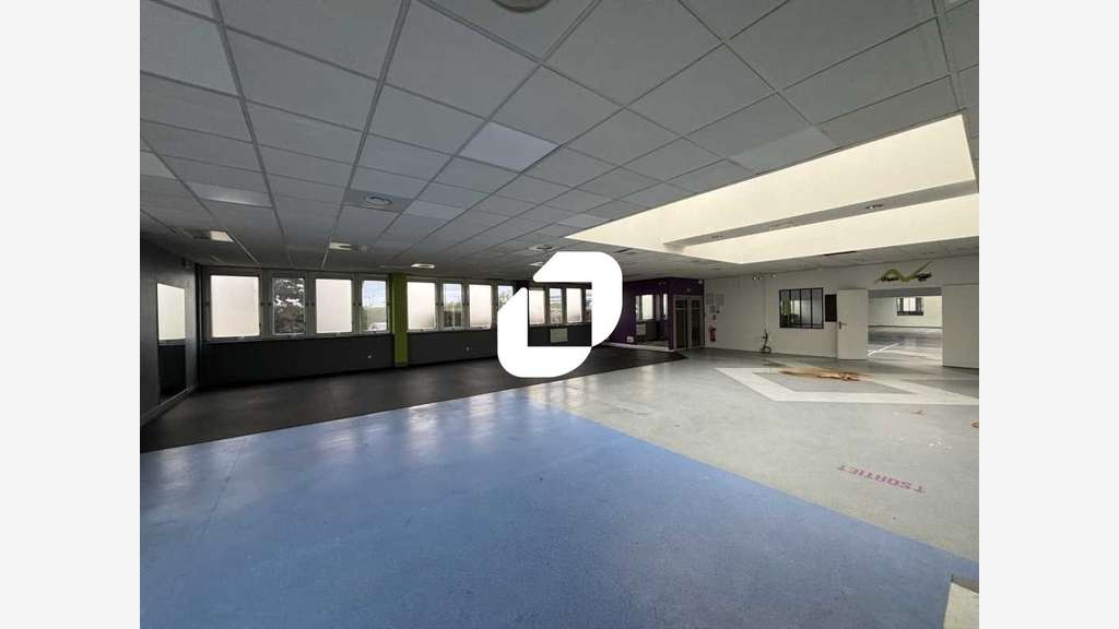 A louer Bureaux 445m² Evry courcouronnes