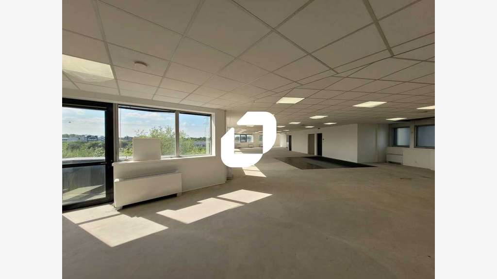 A louer Bureaux 350m² Evry courcouronnes