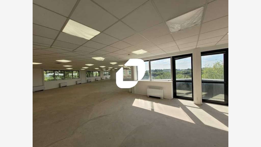 A louer Bureaux 350m² Evry courcouronnes