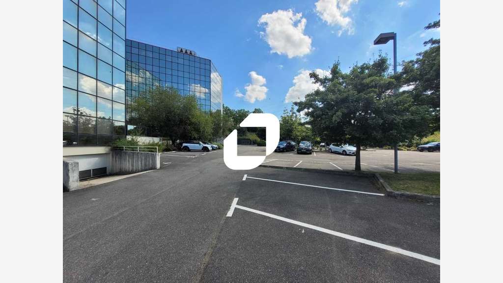 A louer Bureaux 695m² Evry courcouronnes