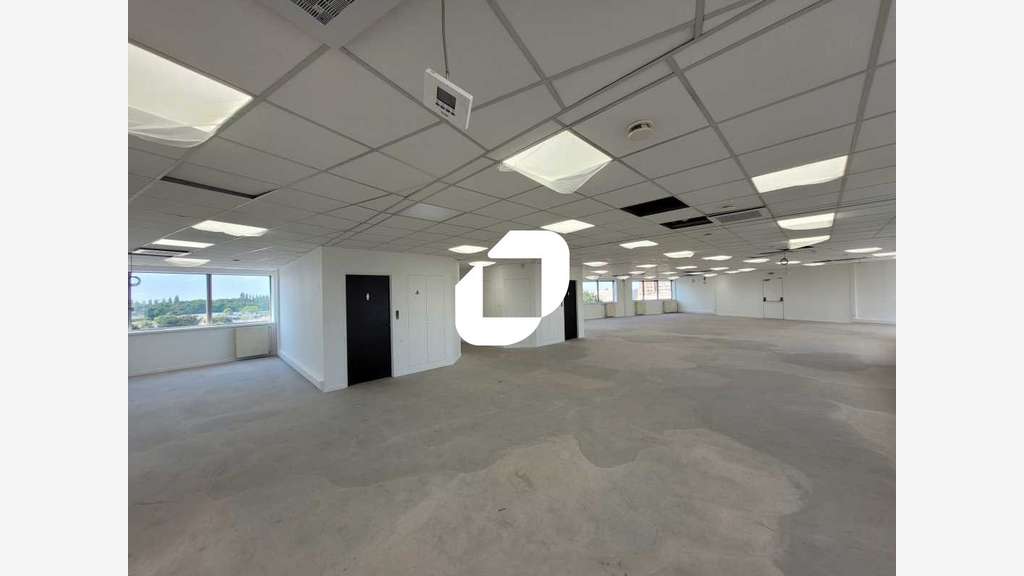 A louer Bureaux 187m² Evry courcouronnes