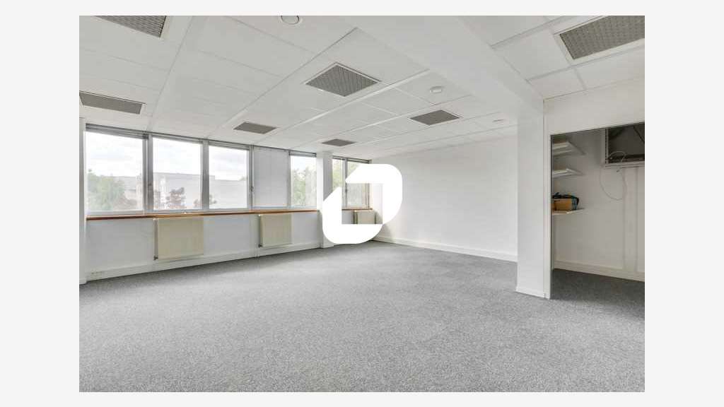 A louer Bureaux 1060m² Evry courcouronnes