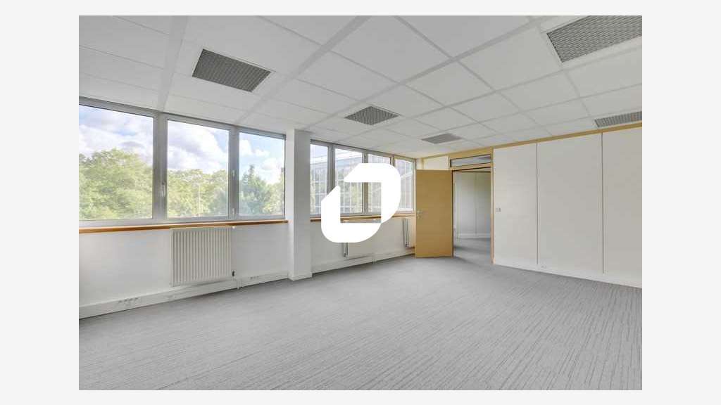 A louer Bureaux 101m² Evry courcouronnes