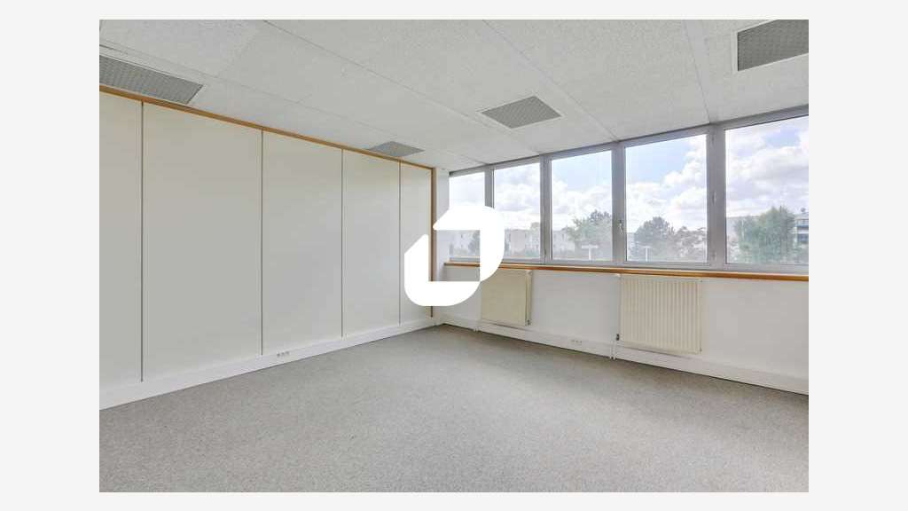 A louer Bureaux 101m² Evry courcouronnes