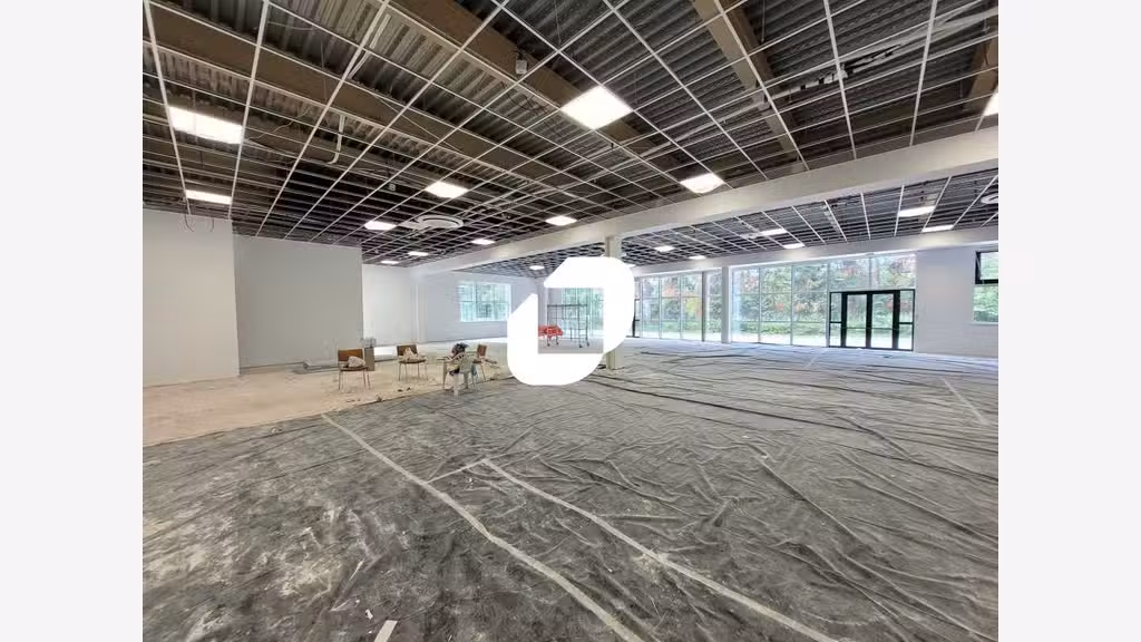 A louer Bureaux 900m² Evry courcouronnes