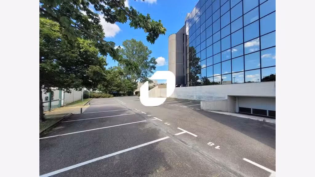 A louer Bureaux 185m² Evry courcouronnes