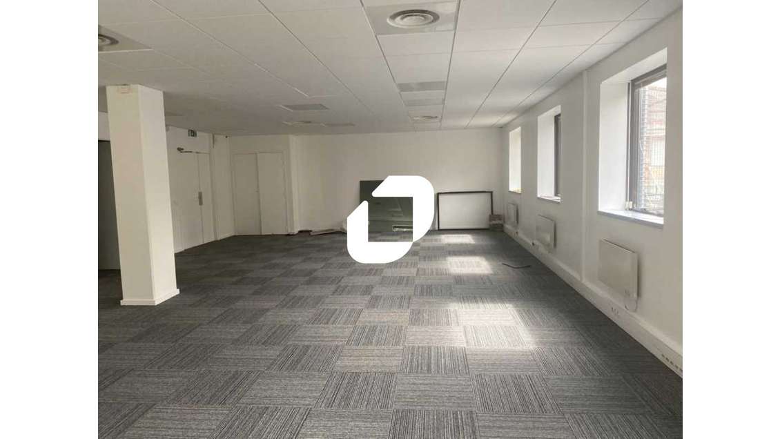 A louer Bureaux 181m² Cergy