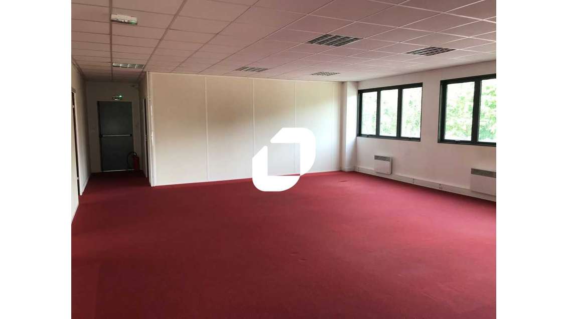 A louer Bureaux 420m² Cergy
