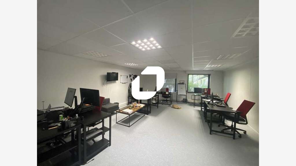 A louer Bureaux 443m² Cergy