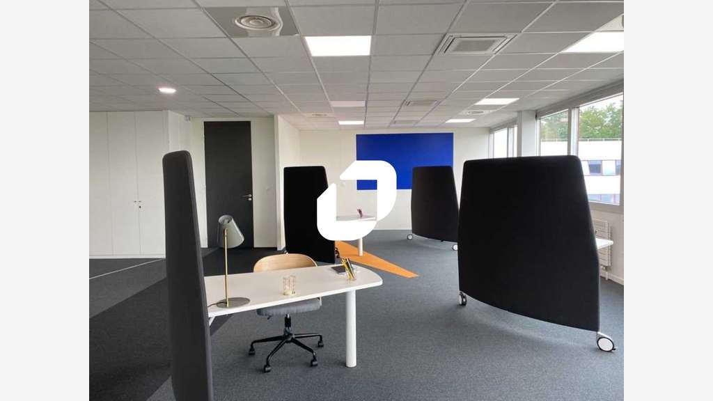A louer Bureaux 854m² Cergy