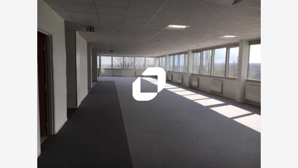 A louer Bureaux 522m² Cergy