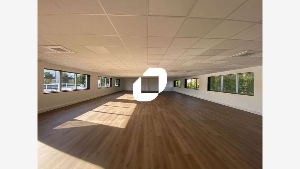 A louer Bureaux 239m² Cergy