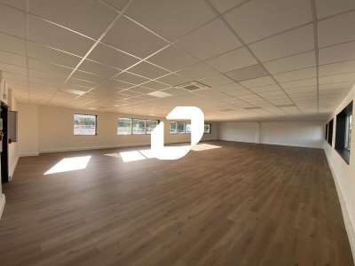A louer Bureaux 239m² Cergy