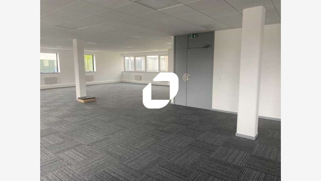 A louer Bureaux 181m² Cergy