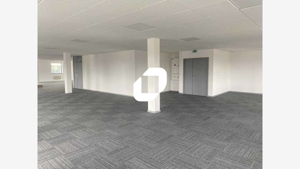 A louer Bureaux 181m² Cergy