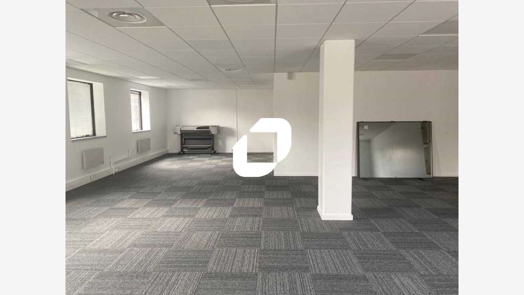 A louer Bureaux 181m² Cergy
